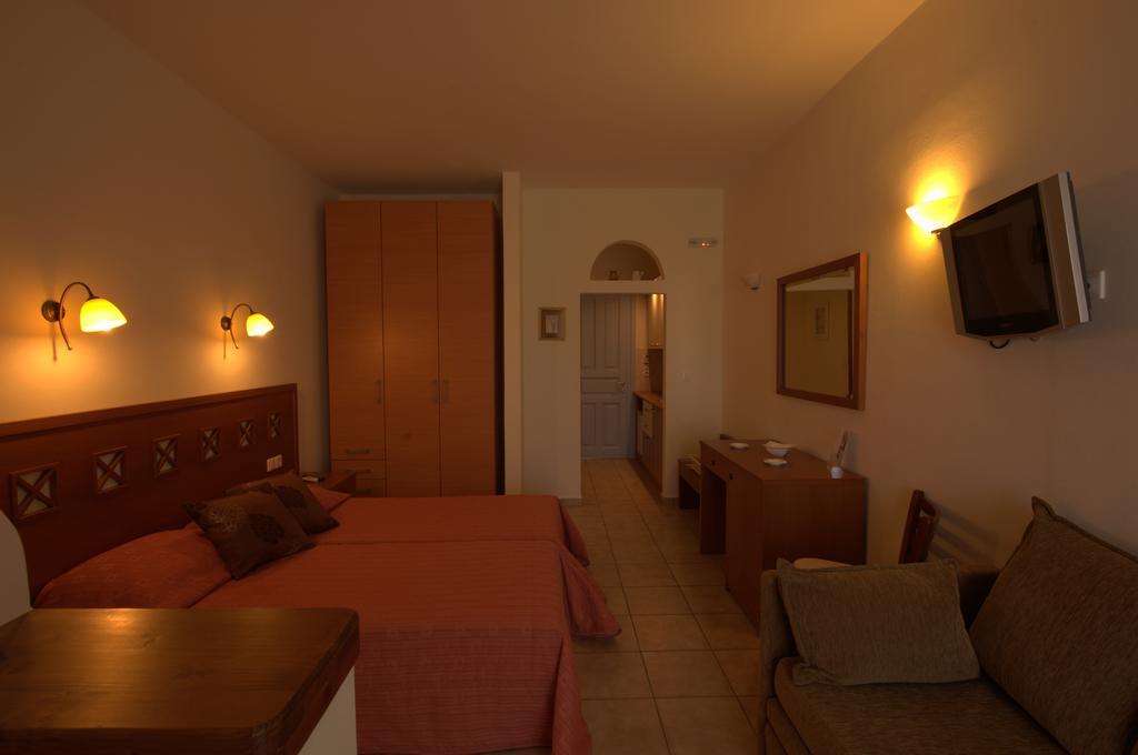 Summer Time - Tinos Apartments อจิออสซอสติส ภายนอก รูปภาพ