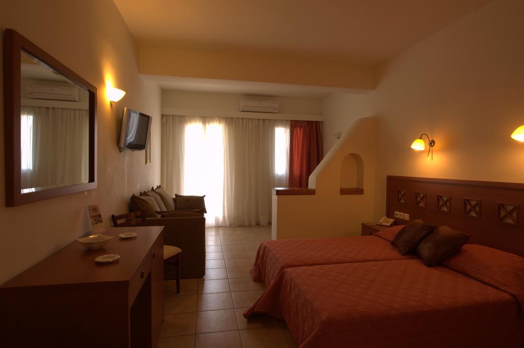 Summer Time - Tinos Apartments อจิออสซอสติส ห้อง รูปภาพ