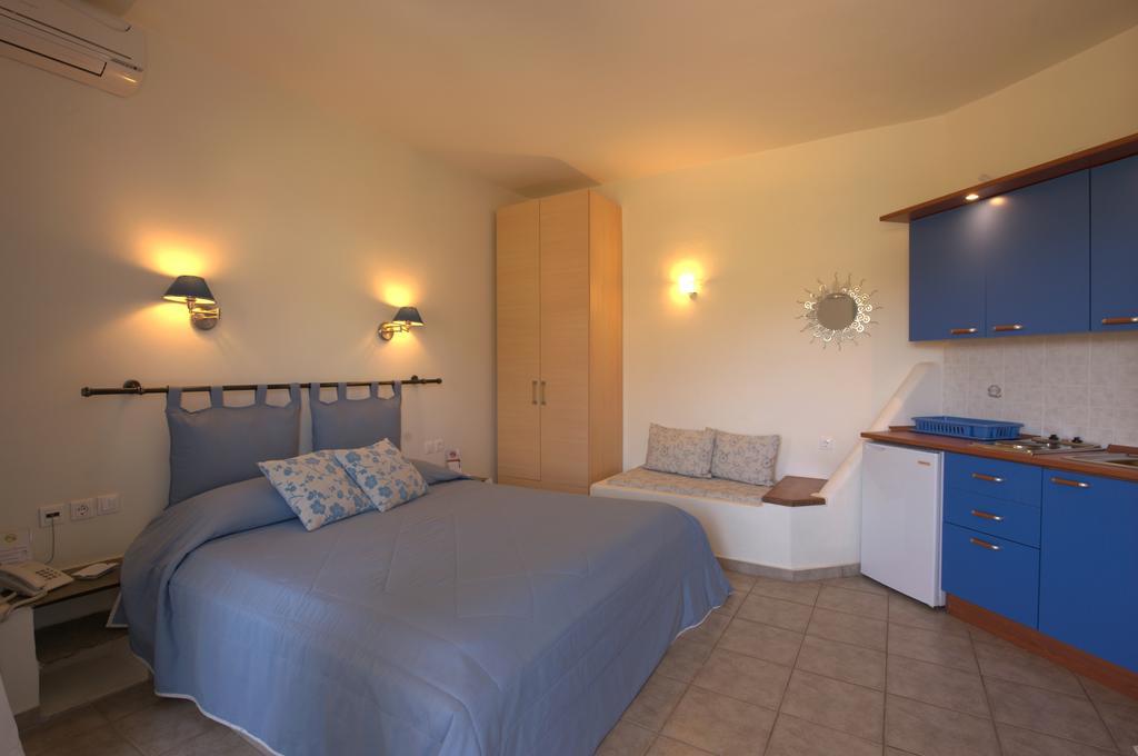 Summer Time - Tinos Apartments อจิออสซอสติส ห้อง รูปภาพ