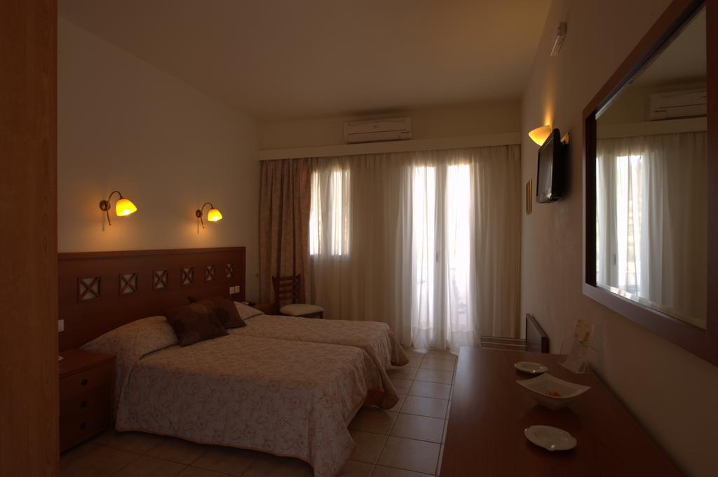 Summer Time - Tinos Apartments อจิออสซอสติส ห้อง รูปภาพ